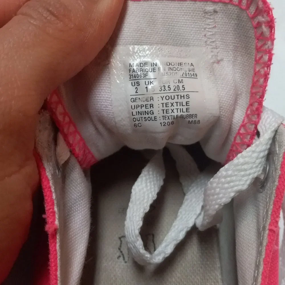 Converse Hot Pink Low Top Little Girl Size 2 Youth